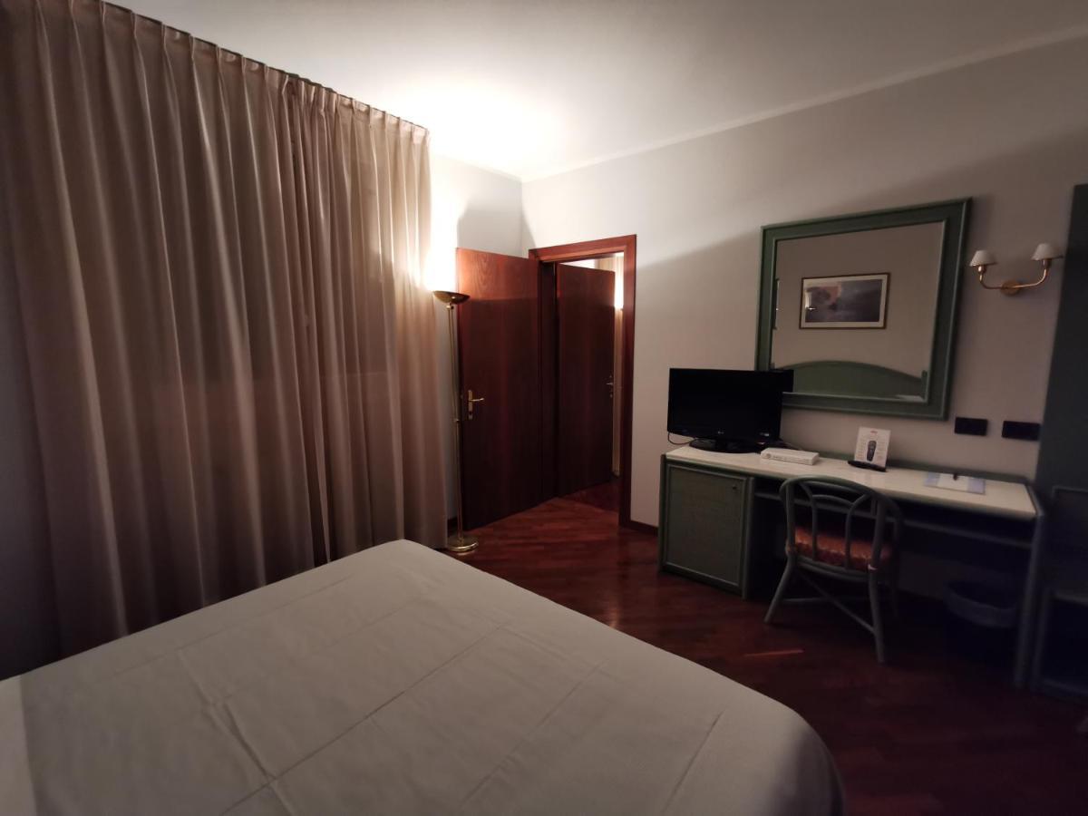 Hotel Le Ville مودينا المظهر الخارجي الصورة